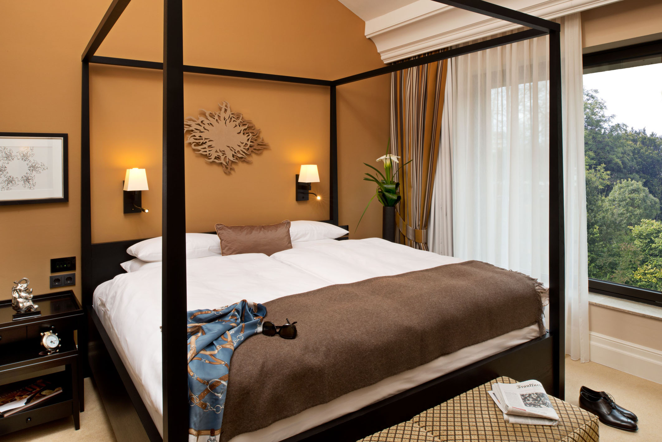 Schlafzimmer mit Parkblick: acht neue elegante Parksuiten im Kempinski Hotel Gravenbruch Schlafzimmer mit Parkblick: acht neue elegante Parksuiten im Kempinski Hotel Gravenbruch