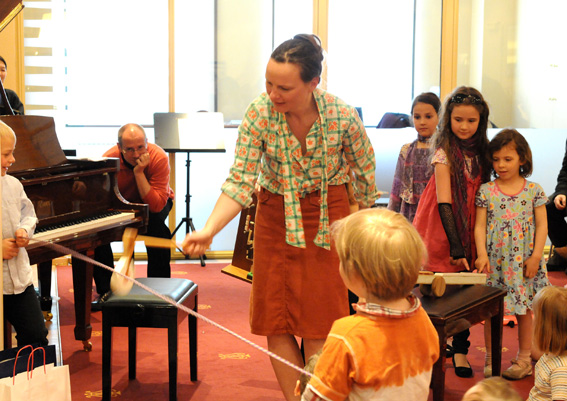 Flüge, Piano & Co. stellen die mini.Musiker in Flüge, Piano & Co. stellen die mini.Musiker in
