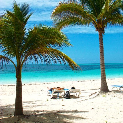 Günstig auch im Juni: Reisen mit LowCostHolidays.de