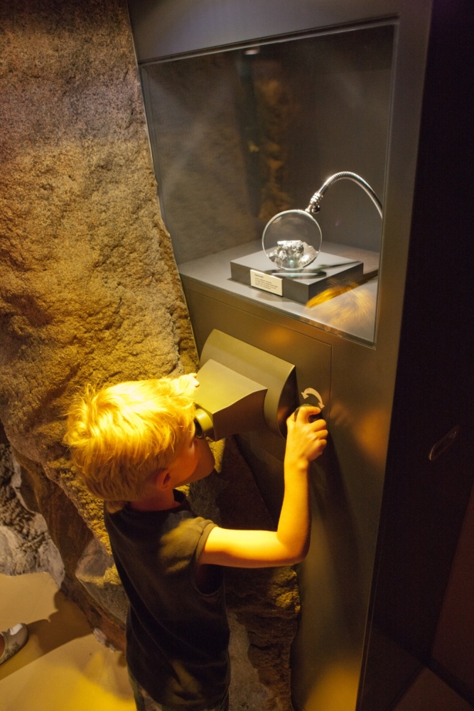 Mineralzoom im Mitmach-Museum Grottoneum Mineralzoom im Mitmach-Museum Grottoneum