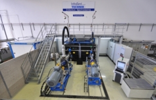 InfraServ Gendorf Technik nimmt Pumpenprüfstand von Vogelsang & Benning in Betrieb InfraServ Gendorf Technik nimmt Pumpenprüfstand von Vogelsang & Benning in Betrieb