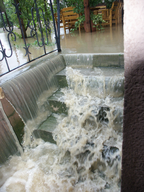 ERGO Verbraucherinformation - Tipps gegen Unwetter-Schäden ERGO Verbraucherinformation - Tipps gegen Unwetter-Schäden