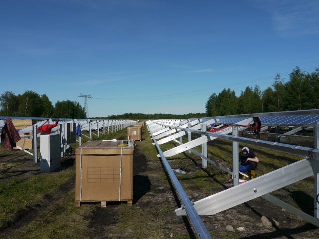 Emmvee baut neuen Solarpark in Brandenburg (Foto: Frank Hilgenfeld) Emmvee baut neuen Solarpark in Brandenburg (Foto: Frank Hilgenfeld)