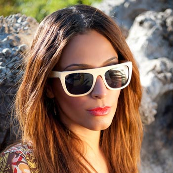 Sonnenbrillen mit Holzrahmen online bestellen. Sonnenbrillen von Hutshopping.de. Holzsonnenbrillen f