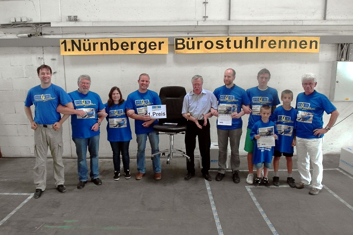Sieger beim Bürostuhlrennen zur Eröffnung des neuen office-4-sale Büromöbel Standortes Nürnberg Sieger beim Bürostuhlrennen zur Eröffnung des neuen office-4-sale Büromöbel Standortes Nürnberg