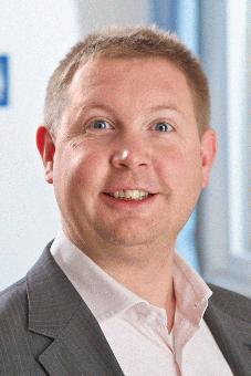 Martin Müller ist Social-Media-Experte für Finanzvertriebe und vertriebsorientierte Unternehmen Martin Müller ist Social-Media-Experte für Finanzvertriebe und vertriebsorientierte Unternehmen