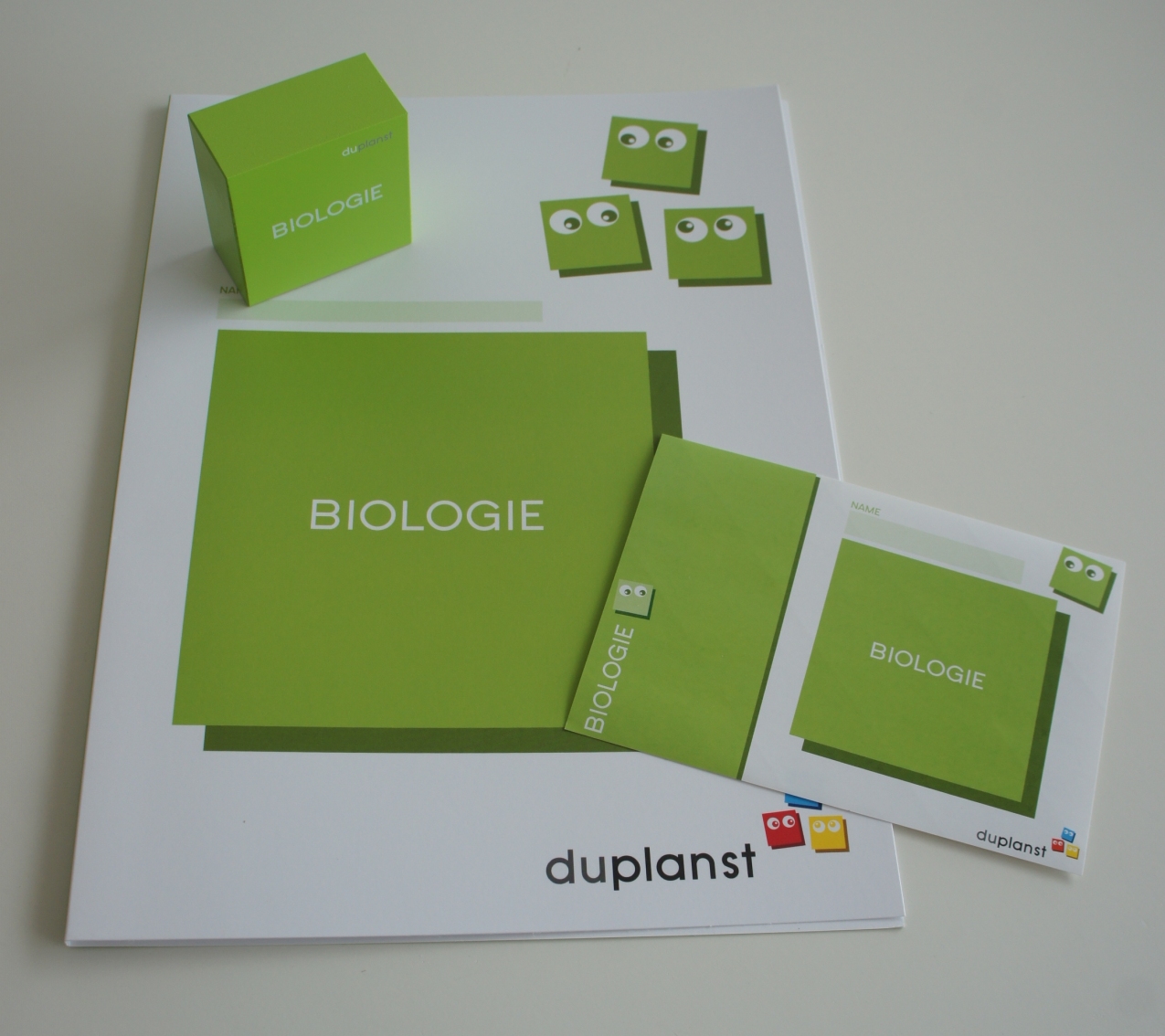 Biologieschnellhefter und passender Aufkleber für Bücher und Hefte Biologieschnellhefter und passender Aufkleber für Bücher und Hefte