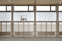 Doppelschalige Profilglasfassade der Sporthalle Zielacker mit System U,85 (Fotograf Sabrina Scheja) Doppelschalige Profilglasfassade der Sporthalle Zielacker mit System U,85 (Fotograf Sabrina Scheja)