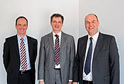 v.l.: T. Deyerberg, Mgl. der GL Wilken GmbH, Dr. C. Backmann, Vst. GET AG, F. Wilken, GF Wilken GmbH v.l.: T. Deyerberg, Mgl. der GL Wilken GmbH, Dr. C. Backmann, Vst. GET AG, F. Wilken, GF Wilken GmbH