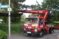 LKW-Arbeitsbühne der Adam GmbH bei der Aktion 72 Stunden uns schickt der Himmel in Großkrotzenburg LKW-Arbeitsbühne der Adam GmbH bei der Aktion 72 Stunden uns schickt der Himmel in Großkrotzenburg