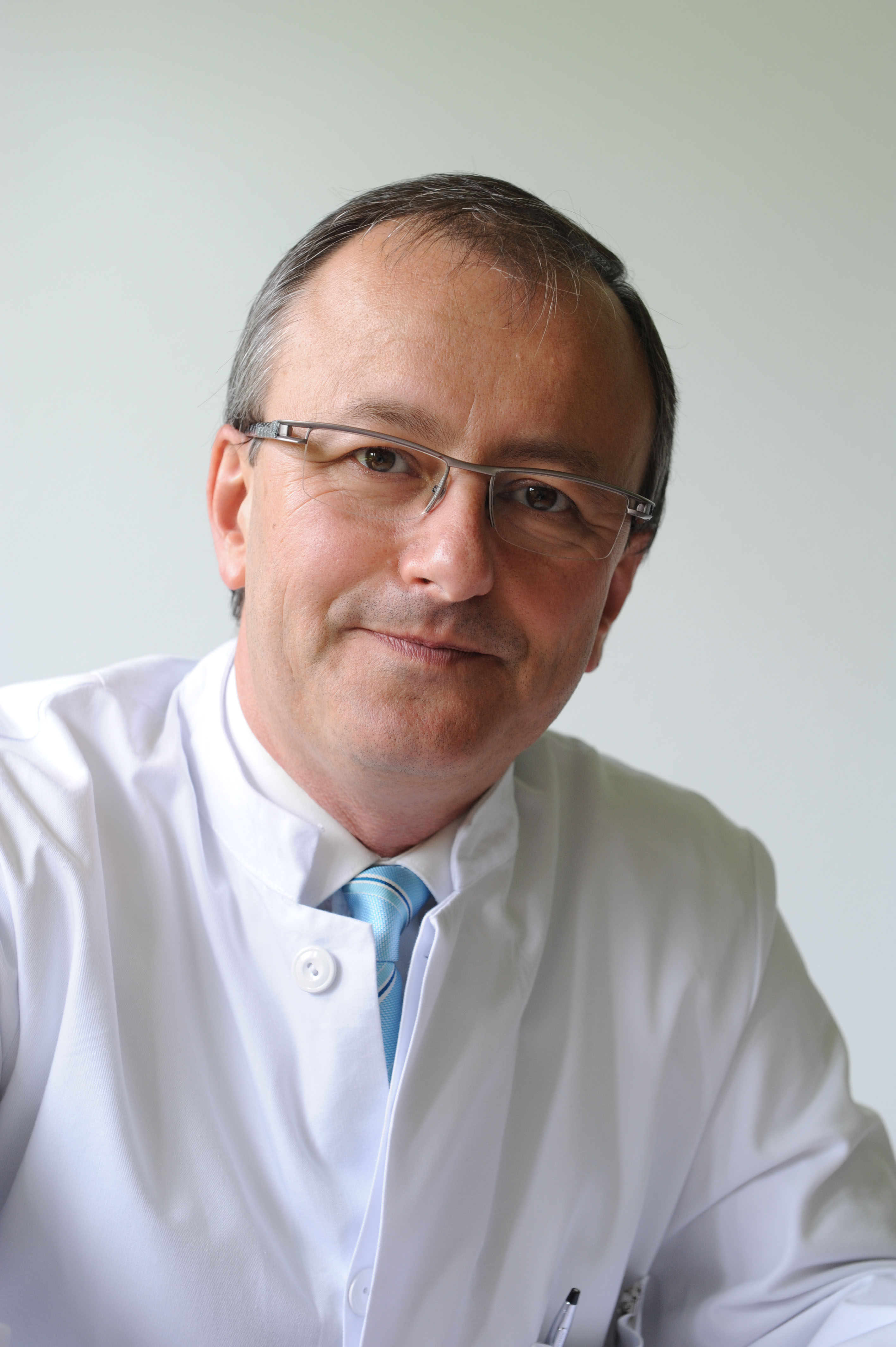 Professor Ziya Akçetin, Chefarzt der Urologischen Klinik des Brüderkrankenhauses in Montabaur Professor Ziya Akçetin, Chefarzt der Urologischen Klinik des Brüderkrankenhauses in Montabaur