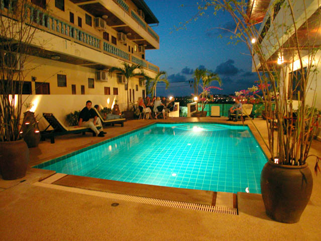 Blue Sky Residence mit Pool