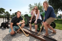 Junge Leute beim Bauerngolf Junge Leute beim Bauerngolf