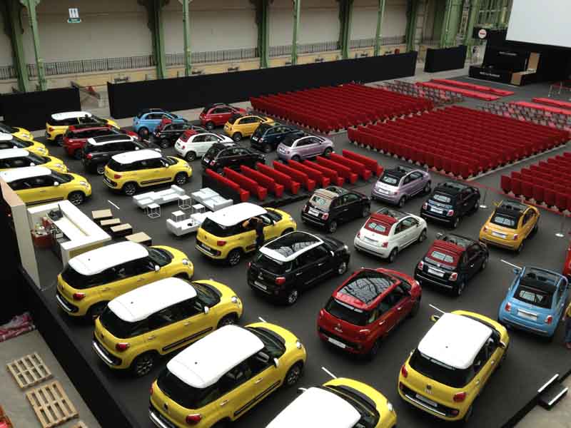 Unterstützung für Fiat bei der 500er-Präsentation (Foto: OLYMP)