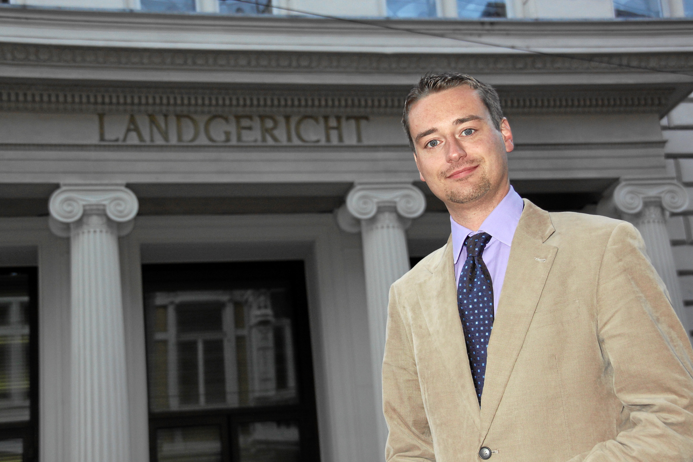 Jan Peifer gewinnt vor dem Landgericht in Bonn gegen die Pelz-Mafia