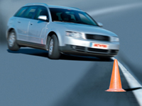 Bei abgenutzten Stoßdämpfern kann ein Rad abheben und ein Unfall drohen Foto: KYB Bei abgenutzten Stoßdämpfern kann ein Rad abheben und ein Unfall drohen Foto: KYB