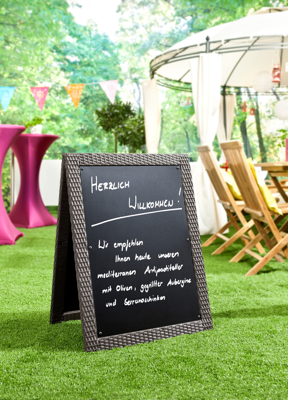 Einfach edel, diese Klapptafel von VEGA - Blickfang und Dekoelement zugleich. Foto: VEGA