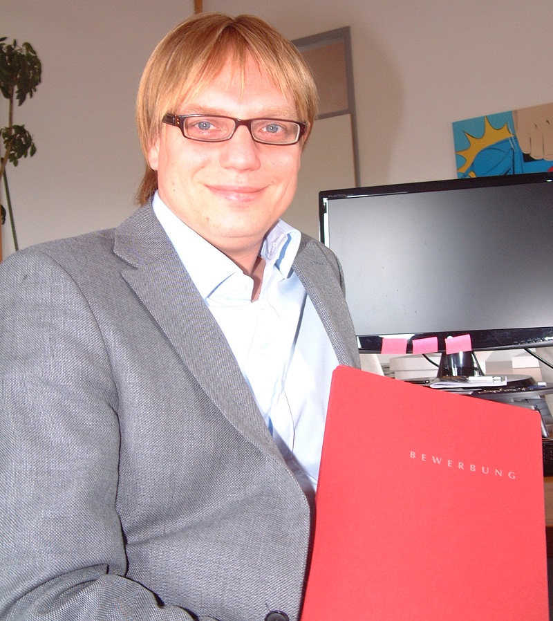 Tim Schlotthauer: Initiator von Mein-Bewerbungsportal.de, der neuen Online-Plattform für Bewerber. Tim Schlotthauer: Initiator von Mein-Bewerbungsportal.de, der neuen Online-Plattform für Bewerber.