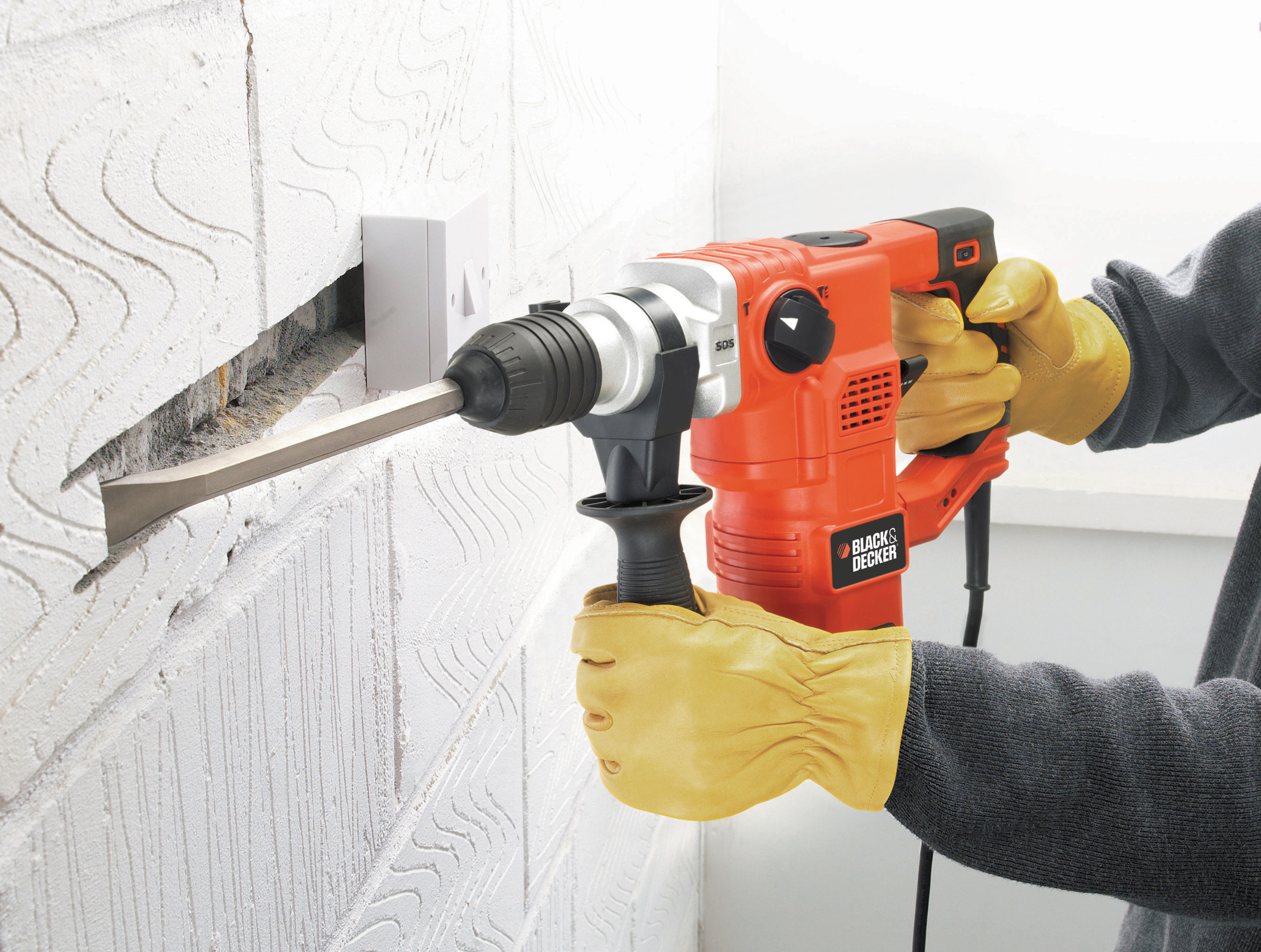 Der Kombihammer KD1250K kann bohren, hämmern und meißeln und ist damit für eine Vielzahl von DIY-Auf