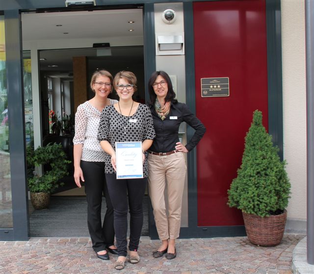 Andrea Pfaffenberger, Maria und Michaela Linner (von links) freuen sich über den Zusatz Superior Andrea Pfaffenberger, Maria und Michaela Linner (von links) freuen sich über den Zusatz Superior