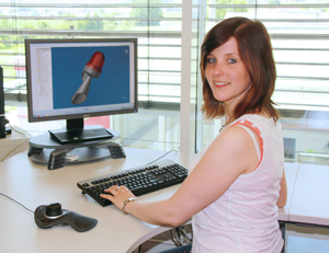 Absolventin Industrial Manufacturing am Hochschulcampus Tuttlingen Absolventin Industrial Manufacturing am Hochschulcampus Tuttlingen