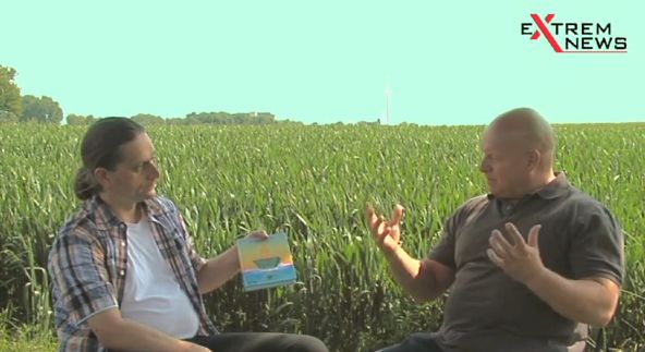 Szene aus dem Videointerview mit dem Autor Heiko Schrang. Bild: ExtremNews