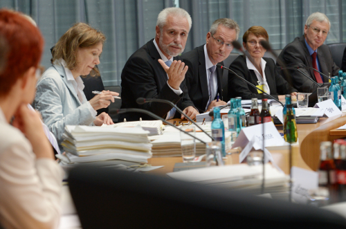 Bundeswahlausschuss entscheidetüber Anerkennung von Parteien zur Bundestagswahl 2013