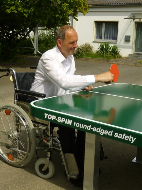 Viel Beinfreiheit für Rollstuhlfahrerinnen und -fahrer