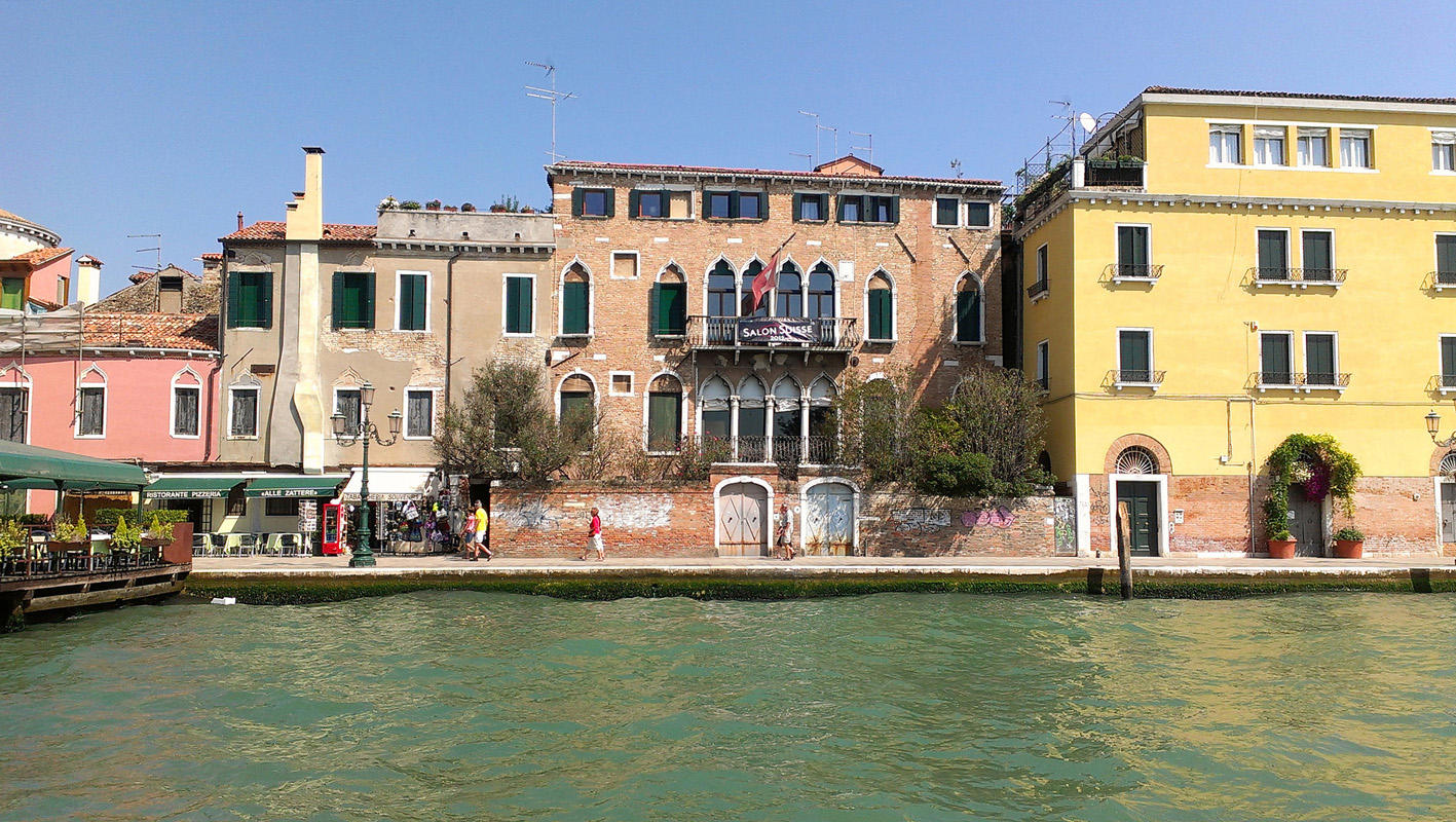 The Palazzo Trevisan in Venice houses the Salon Suisse. The Palazzo Trevisan in Venice houses the Salon Suisse.