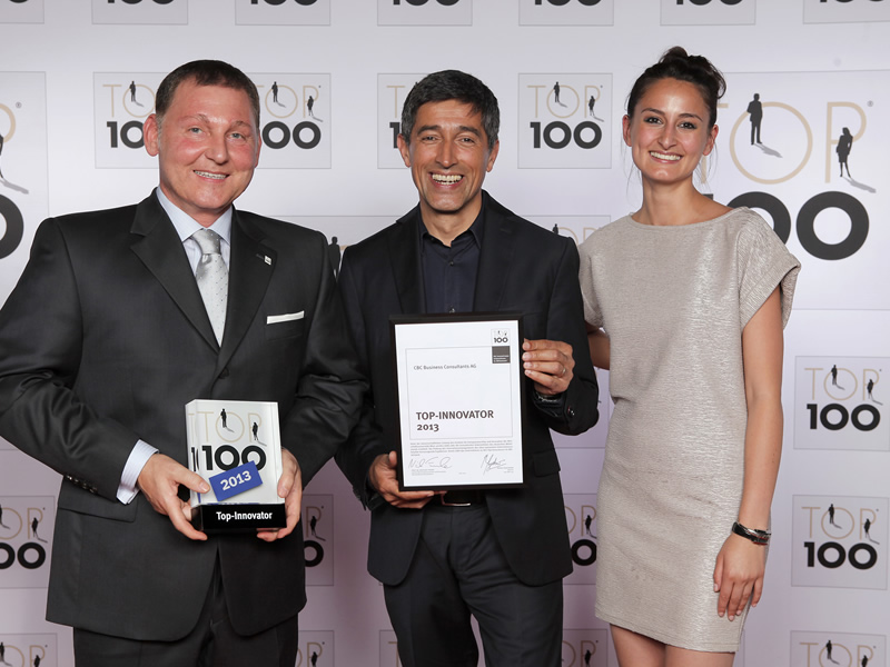 v.l. Rainer Kurp (Vorstand CBC BC AG), Ranga Yogeshwar (Mentor TOP100), Tülin Basbuga (CBC BC AG))