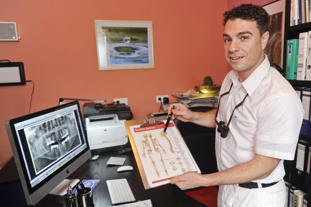 Dr. Meric Prause ist der CMD-Spezialist aus Delmenhorst Dr. Meric Prause ist der CMD-Spezialist aus Delmenhorst