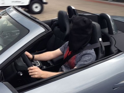 Magier Cody Stone bei seinen Proben zur Autoblindfahrt im Jaguar Magier Cody Stone bei seinen Proben zur Autoblindfahrt im Jaguar