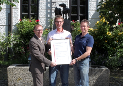 Paul Simmerbauer, Anton Härtl und Georg Bauer (v.l.) haben an der Zertifizierung mitgewirkt.