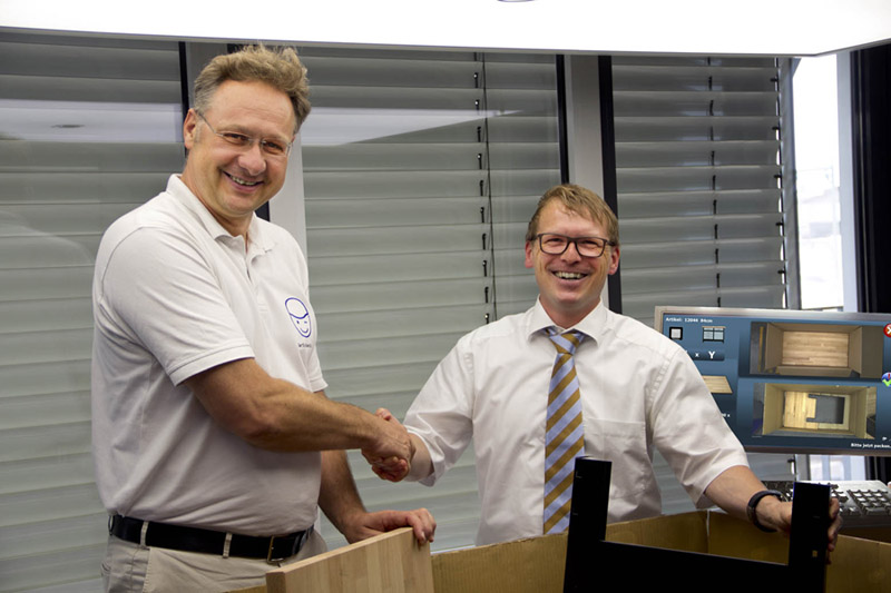 Wolfgang Mahanty (links) und Prof. Dr. Hütter (rechts) Wolfgang Mahanty (links) und Prof. Dr. Hütter (rechts)