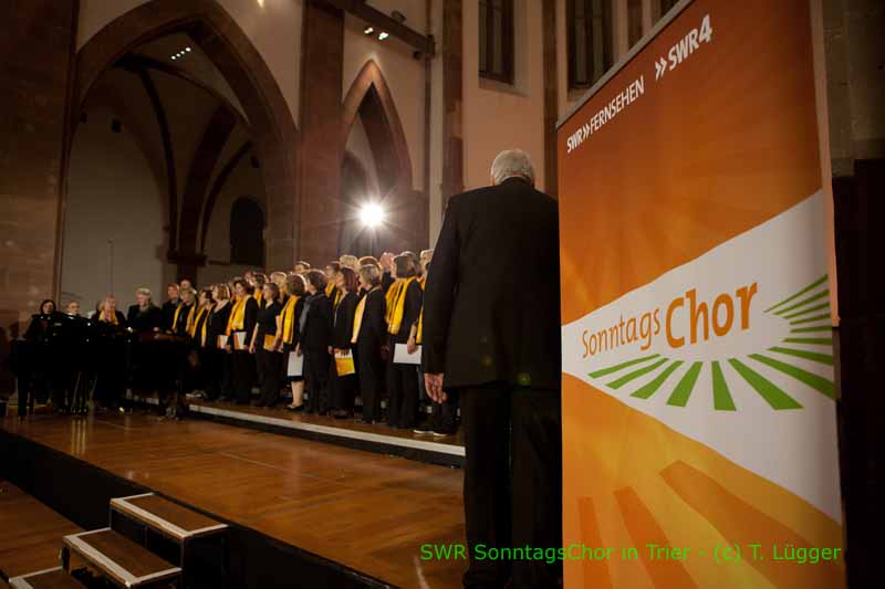 Der SonntagsChor Rheinland-Pfalz, als ehem. SWR SonntagsChor, bei seiner Gründung 2010, in Trier. Der SonntagsChor Rheinland-Pfalz, als ehem. SWR SonntagsChor, bei seiner Gründung 2010, in Trier.