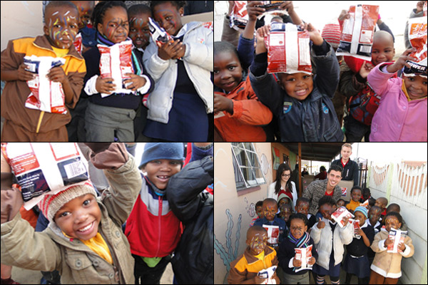 Die Kinder von Khumbulani posieren begeistert für Fotos