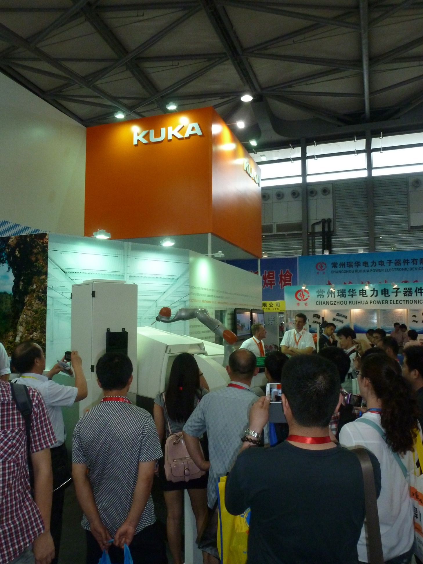 KUKA auf der Welding&Cutting in Shanghai