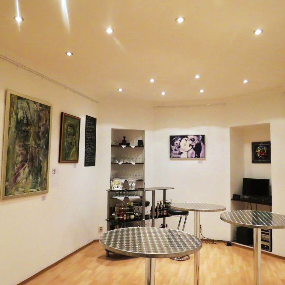 Ausstellen in Berlin, DIVERSITY ART GALERIE, Bilder Gabriele Springer rechts, Beata Neudeck Mitte Ausstellen in Berlin, DIVERSITY ART GALERIE, Bilder Gabriele Springer rechts, Beata Neudeck Mitte