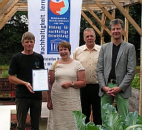(v.l.) Peter Bissert, Sibylle Laurischk MdB, Jochen Nordau (Jugenddorfleiter), Schulleiter Mark Bühl