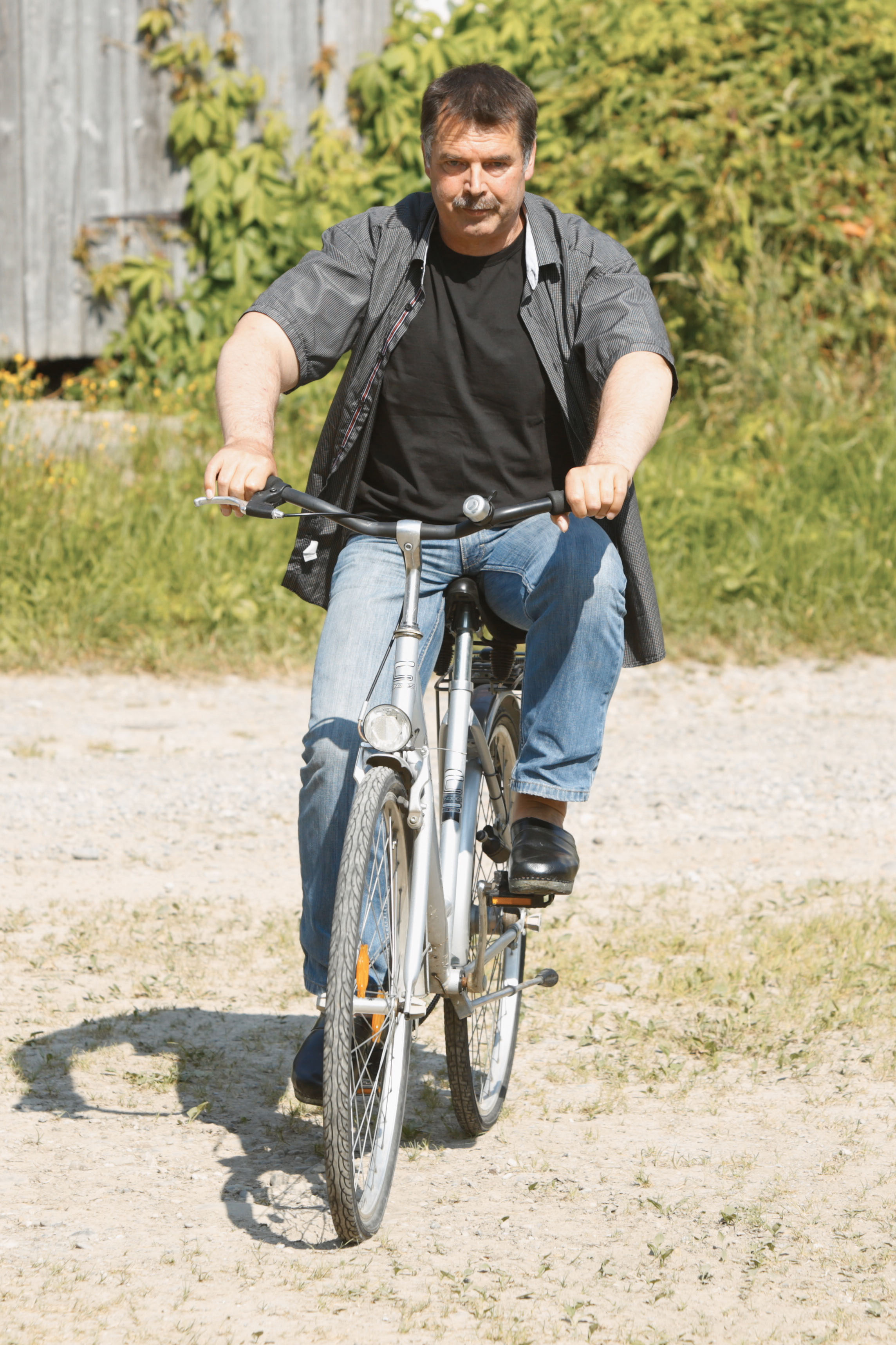 Der Unterallgäuer Karl Merk fünf Jahre nach der weltweit ersten beidseitigen Armtransplantation Der Unterallgäuer Karl Merk fünf Jahre nach der weltweit ersten beidseitigen Armtransplantation