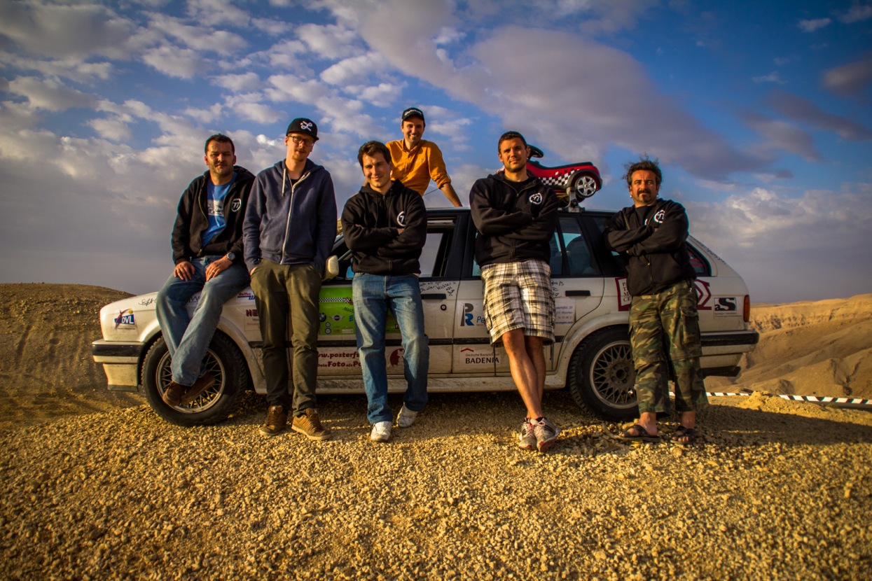 Das Team um Clemens Bittner und Simon Bethke: Camel RideRZ aus München Das Team um Clemens Bittner und Simon Bethke: Camel RideRZ aus München