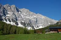 Hüttenurlaub in Österreich: Öffnungszeiten der Hütten und Almen im Karwendel Hüttenurlaub in Österreich: Öffnungszeiten der Hütten und Almen im Karwendel