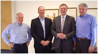 axanta AG startet Kooperation mit US-M&A-Berater Consilium Partners (v.l.n.r.):