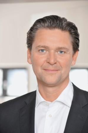 Christian Goertz unterstützt seit dem 1. August die Geschäftsleitung der BEEFTEA group in Berlin Christian Goertz unterstützt seit dem 1. August die Geschäftsleitung der BEEFTEA group in Berlin