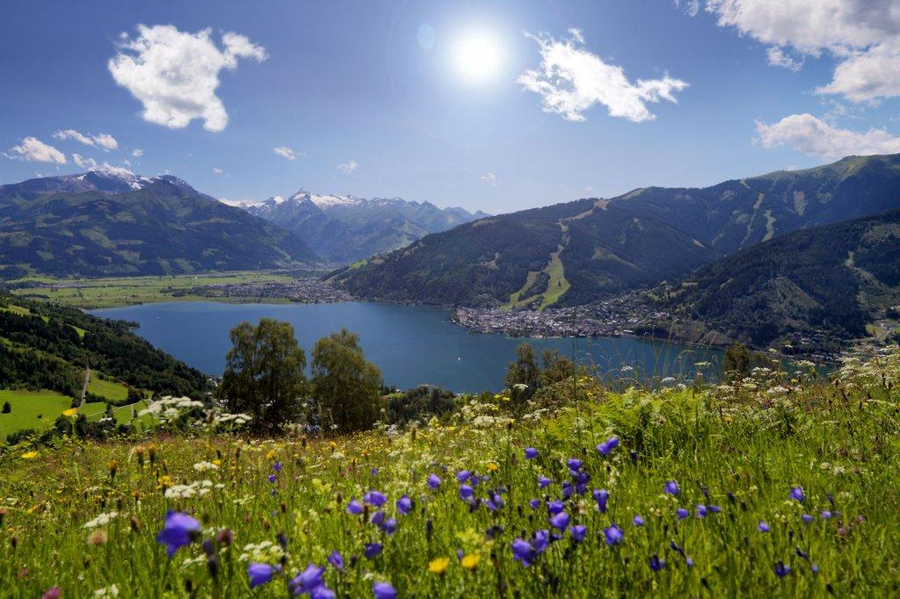 Urlaub von seiner schönsten Seite - in Zell am See-Kaprun. Foto: djd/Zell am See-Kaprun Urlaub von seiner schönsten Seite - in Zell am See-Kaprun. Foto: djd/Zell am See-Kaprun