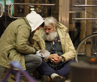 Nach dem Protest: Supertalent Michael Hirte spendet Freikarten für Obdachlose ! Nach dem Protest: Supertalent Michael Hirte spendet Freikarten für Obdachlose !