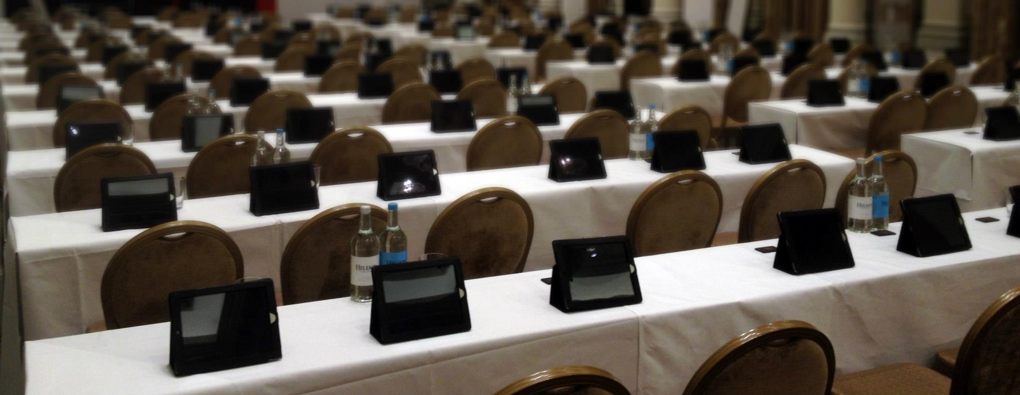 Konferenzraum mit iPads von Event Pad