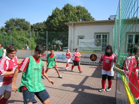 Käfigfußball gegen Kiezgewalt