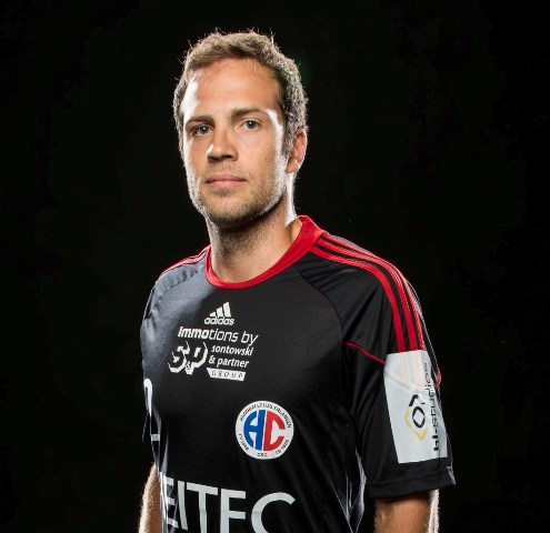 (© Foto: hl-studios, Erlangen) v.l.n.r.: hl-studios ist Spielerpartner von Torjäger Moritz Weltgen (© Foto: hl-studios, Erlangen) v.l.n.r.: hl-studios ist Spielerpartner von Torjäger Moritz Weltgen