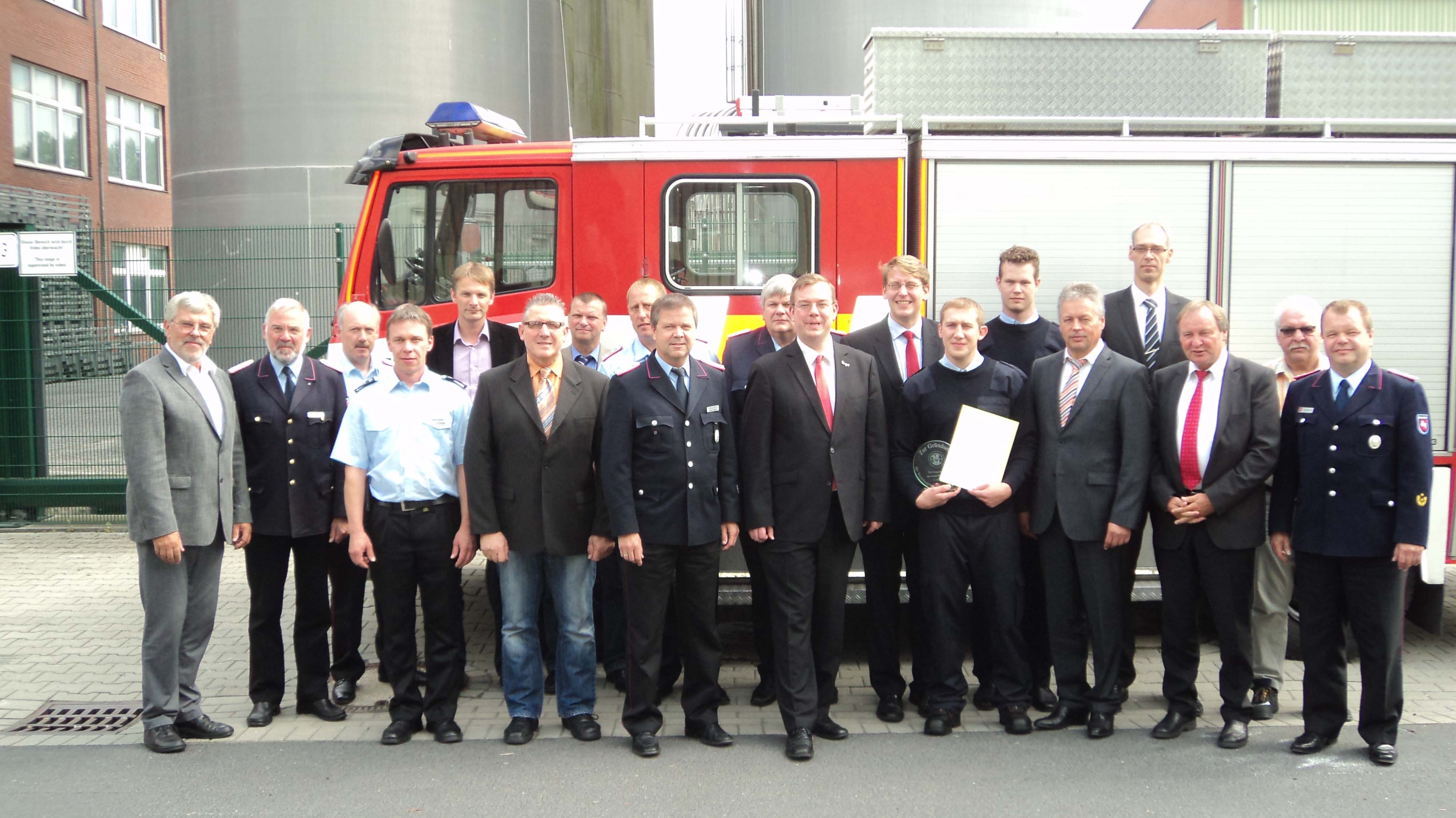 Ehrung des Teams der Salamander Werkfeuerwehr am Standort in Papenburg Ehrung des Teams der Salamander Werkfeuerwehr am Standort in Papenburg